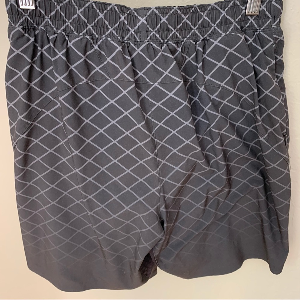 SOULCYCLE Athletic Shorts Cycling Inner Compression Grid Pattern Gray - Picture 7 of 10